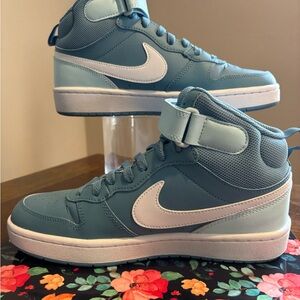 listing-status-banner